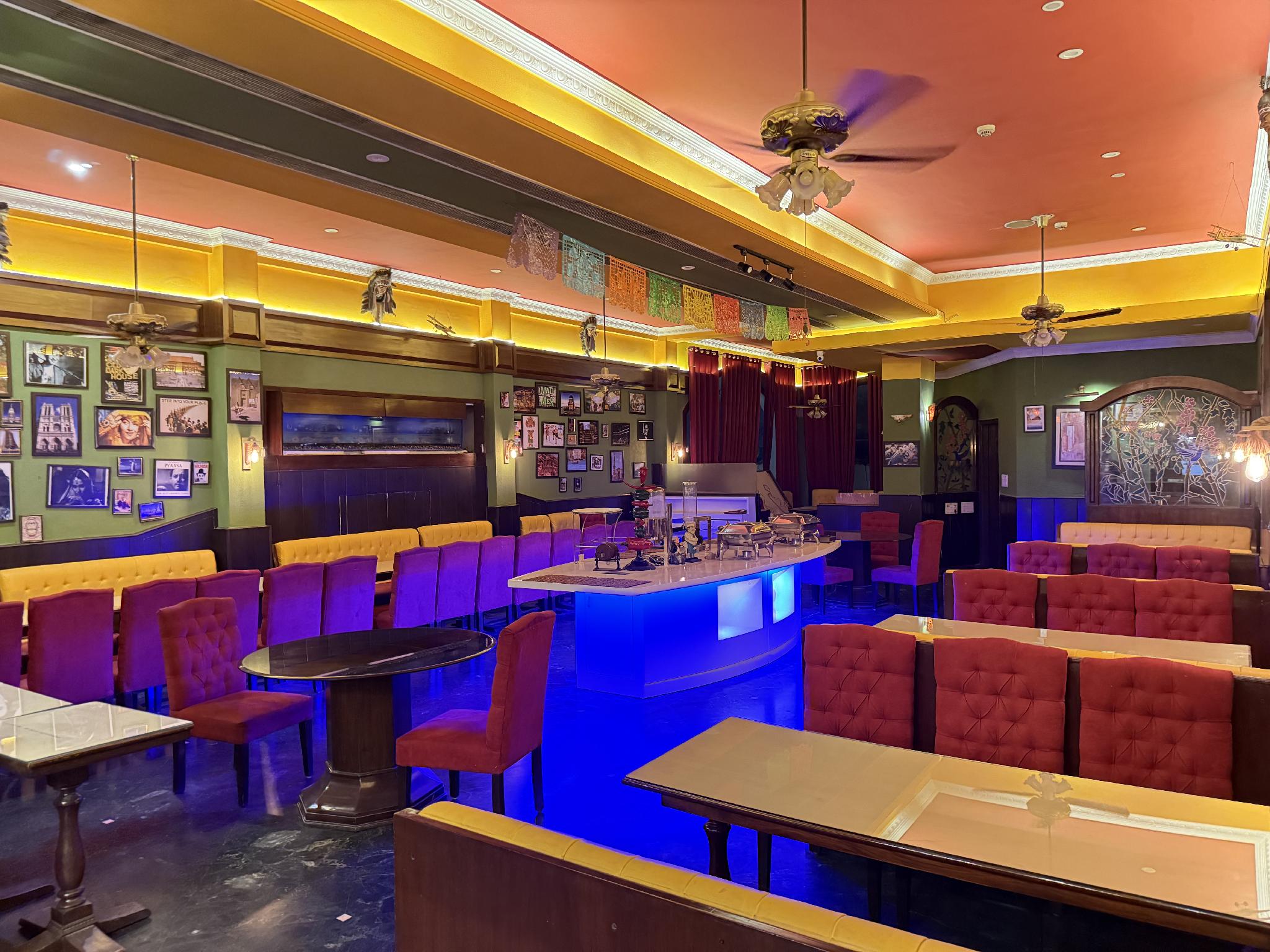 Hotel Diplomat Residency 43/46