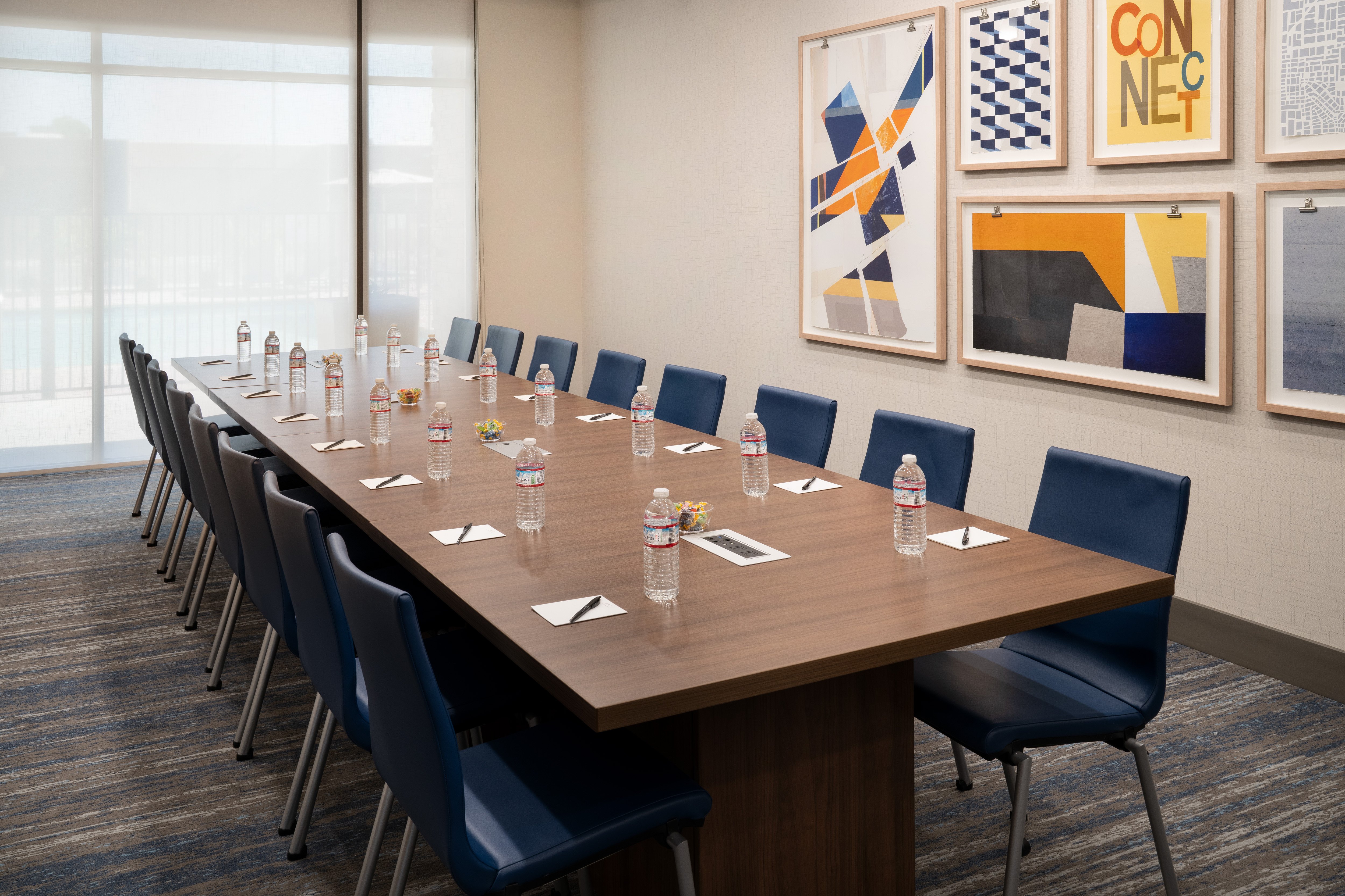 Holiday Inn Express & Suites Fresno Airport 22/25