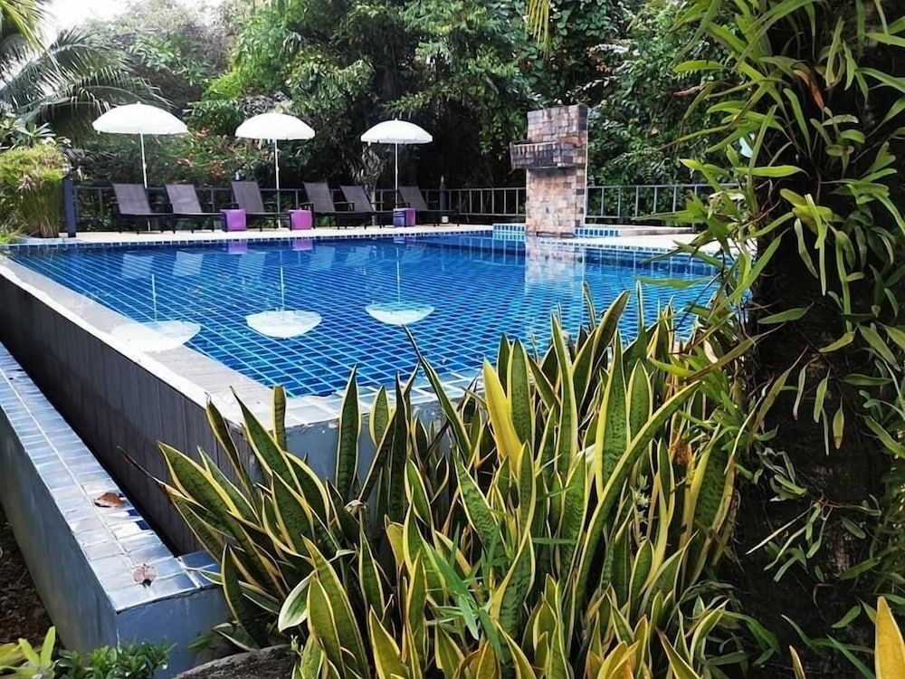 Chomphu Resort Khaolak 30/35