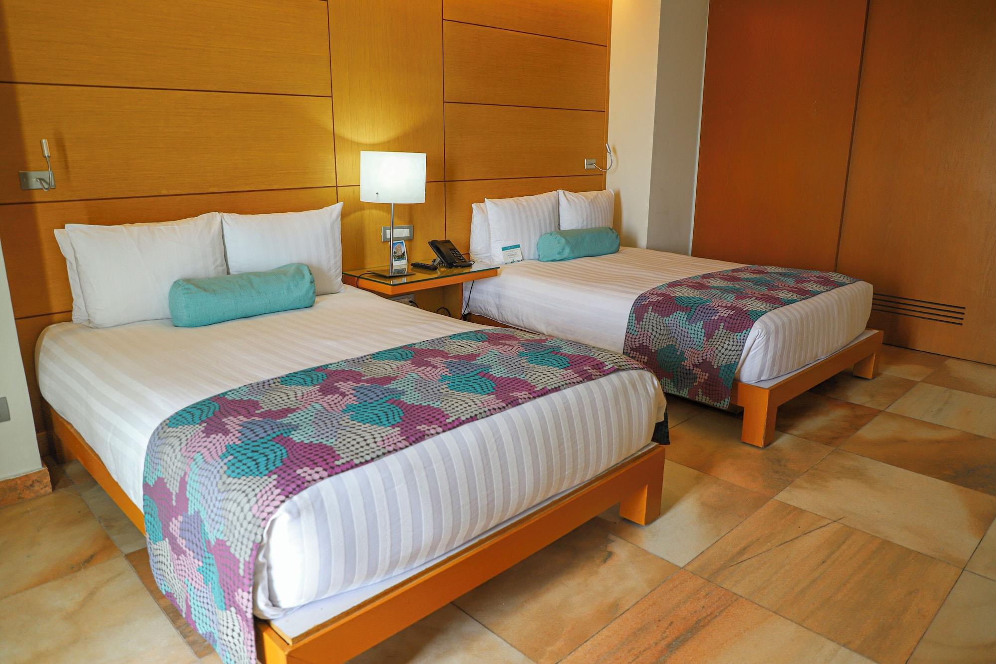 2 Double Beds, Diamante View