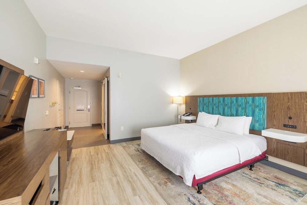 غرفة بسرير كينج لذوي الإعاقة، Hampton Inn Dade City Zephyrhills Fl 2/6
