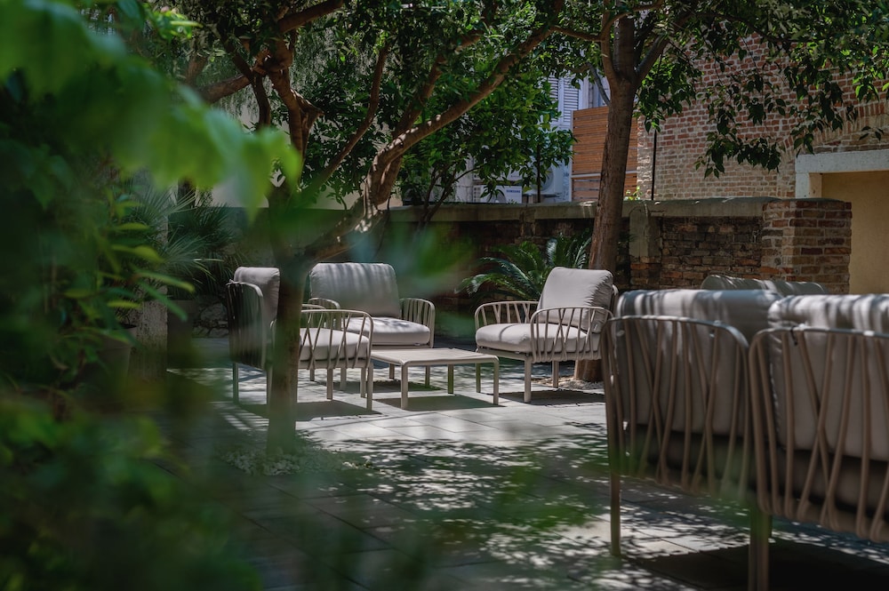 Azur Palace Luxury Rooms 75/82
