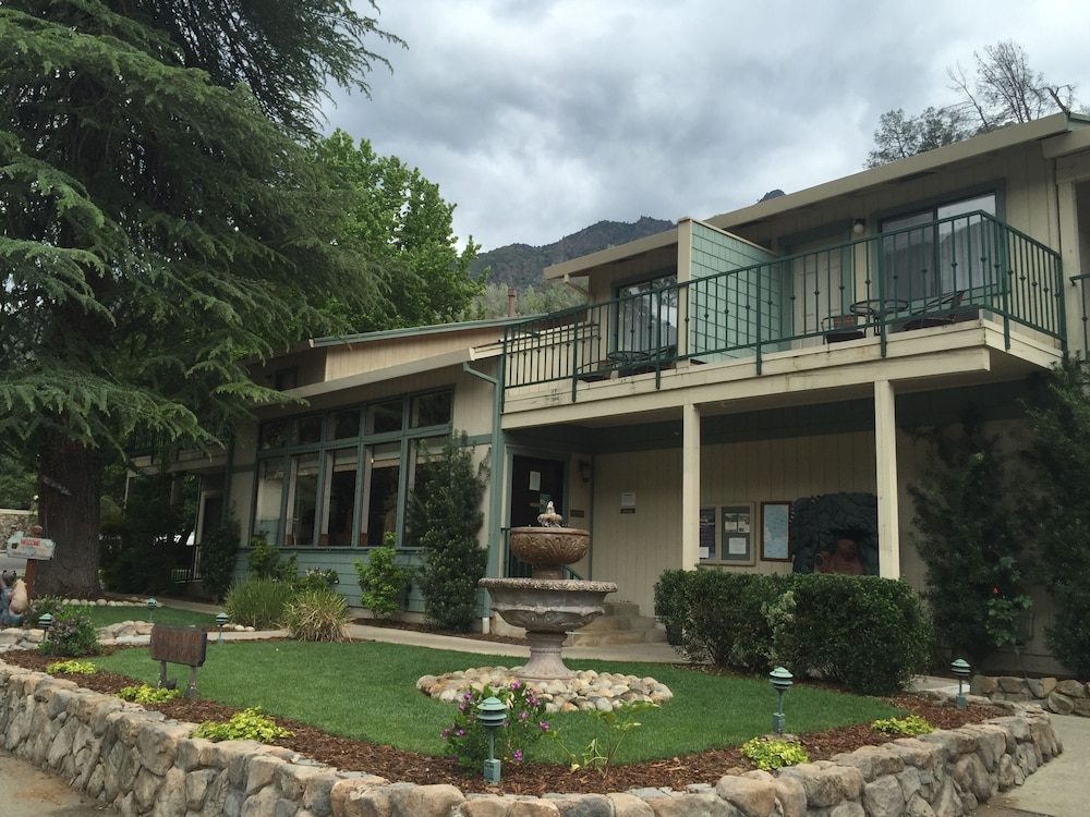 Yosemite Cedar Lodge in EL PORTAL - CA