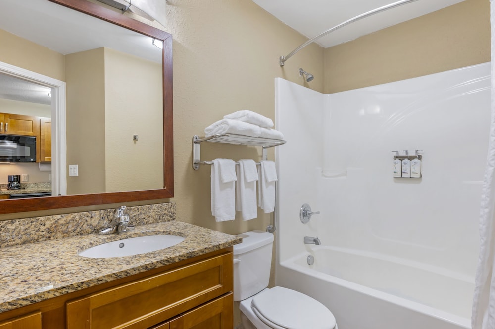 Candlewood Suites Indianapolis East 51/52