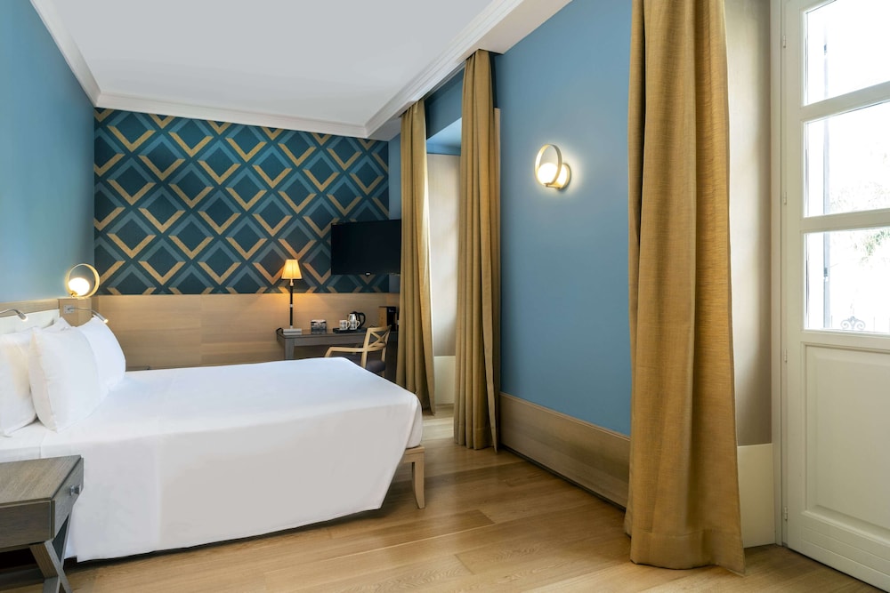 Room, Double Bed, Lateral Side Sea View