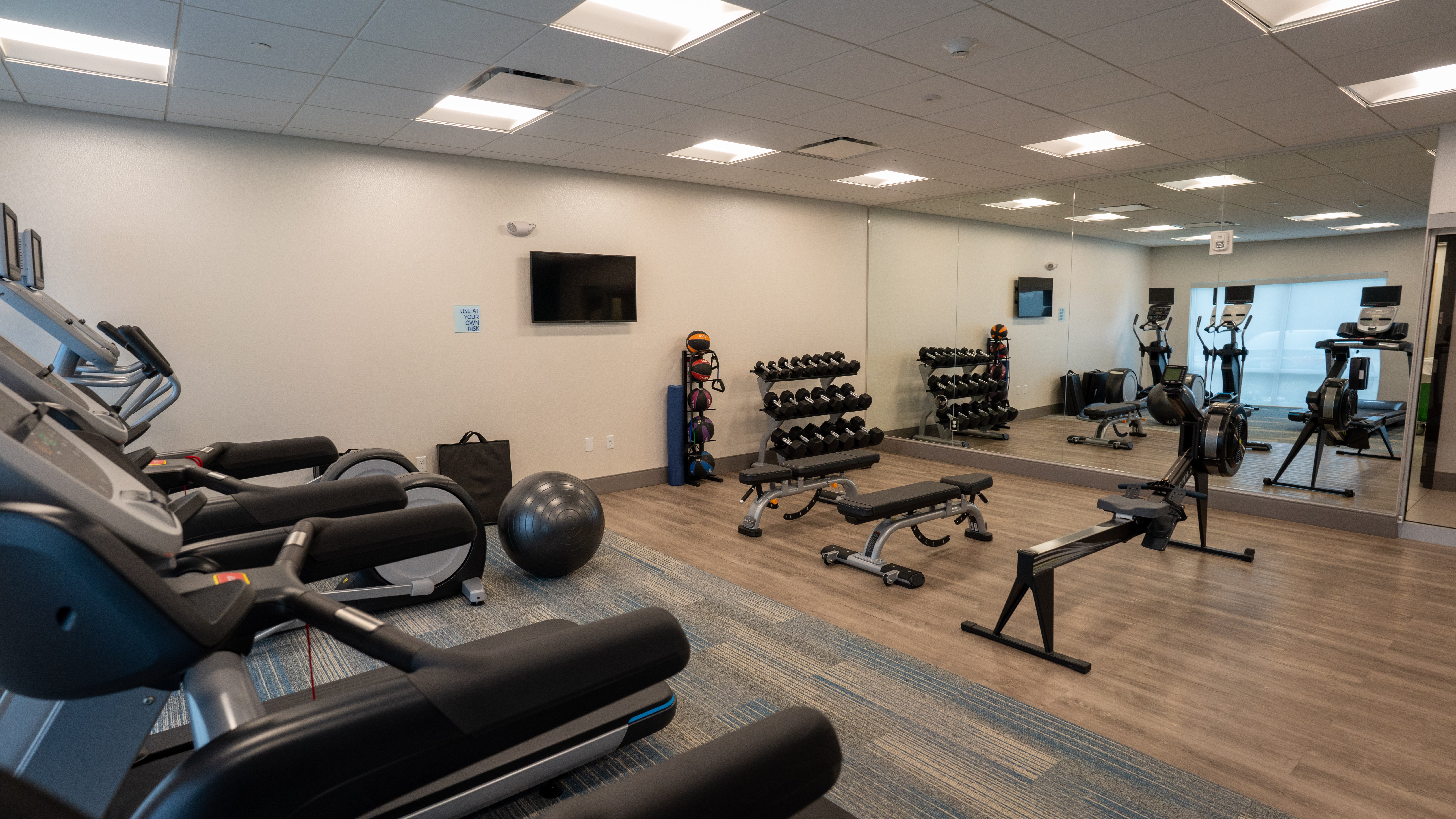 Holiday Inn Express and Suites Richburg 36/50