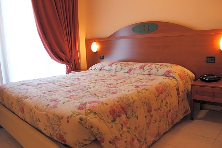 Demy Hotel 8/49