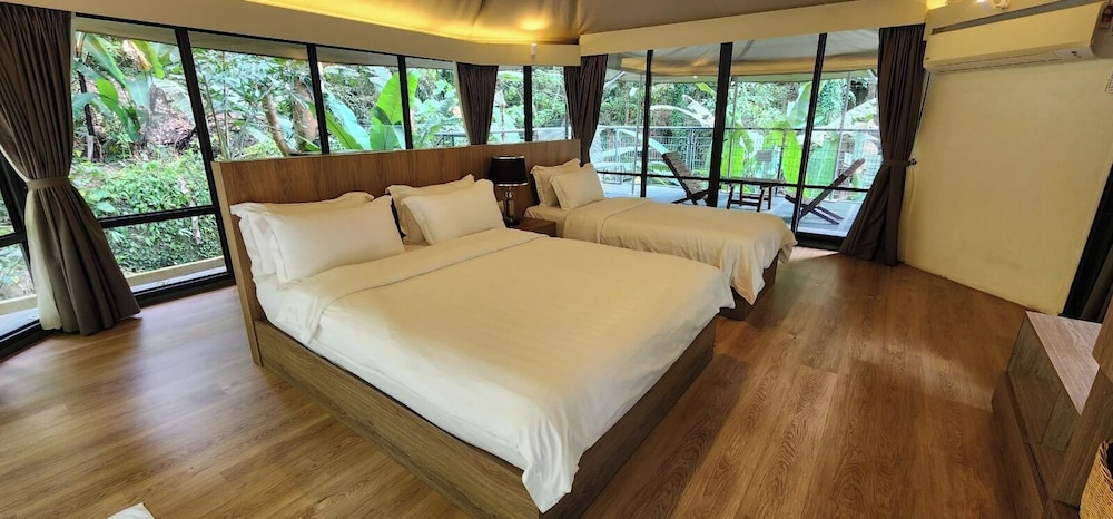 Tent, Villa, 1 Queen and 1 Single Bed