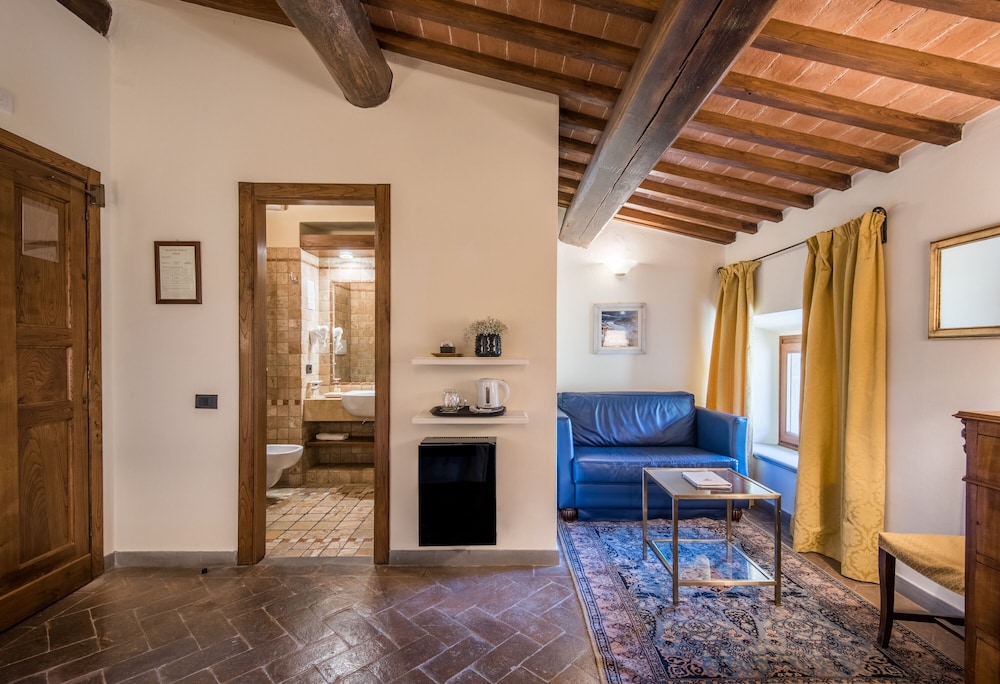 Palazzo Squarcialupi 27/43