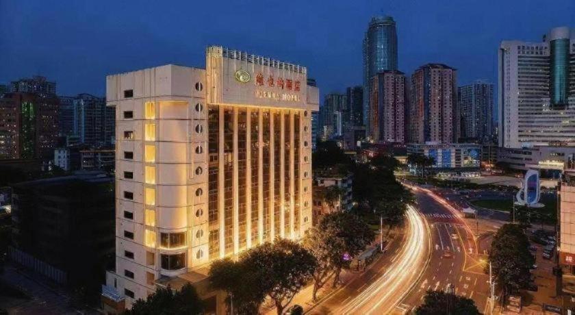 Vienna Hotel Huizhou (Huabianling Square Branch) 4/50