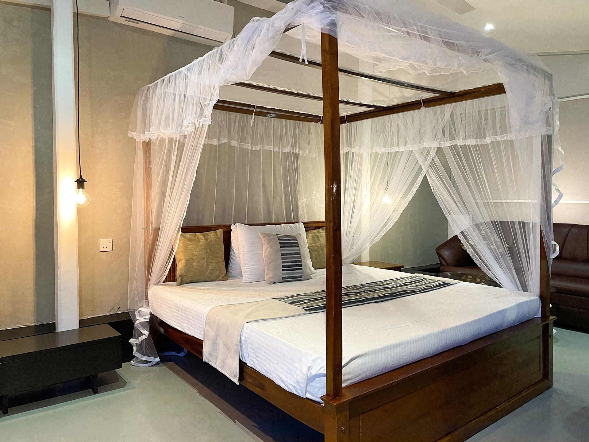 DELUXE, DOUBLE BED, GARDEN VIEW