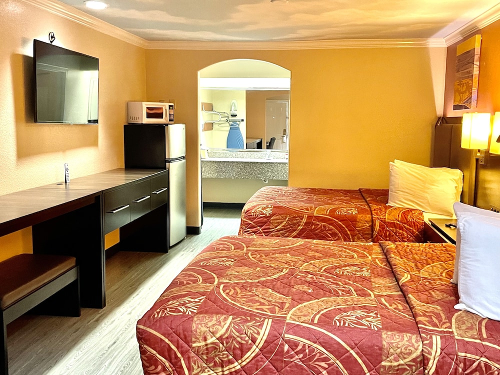 Luxury Inn & Suites Liberty 21/65