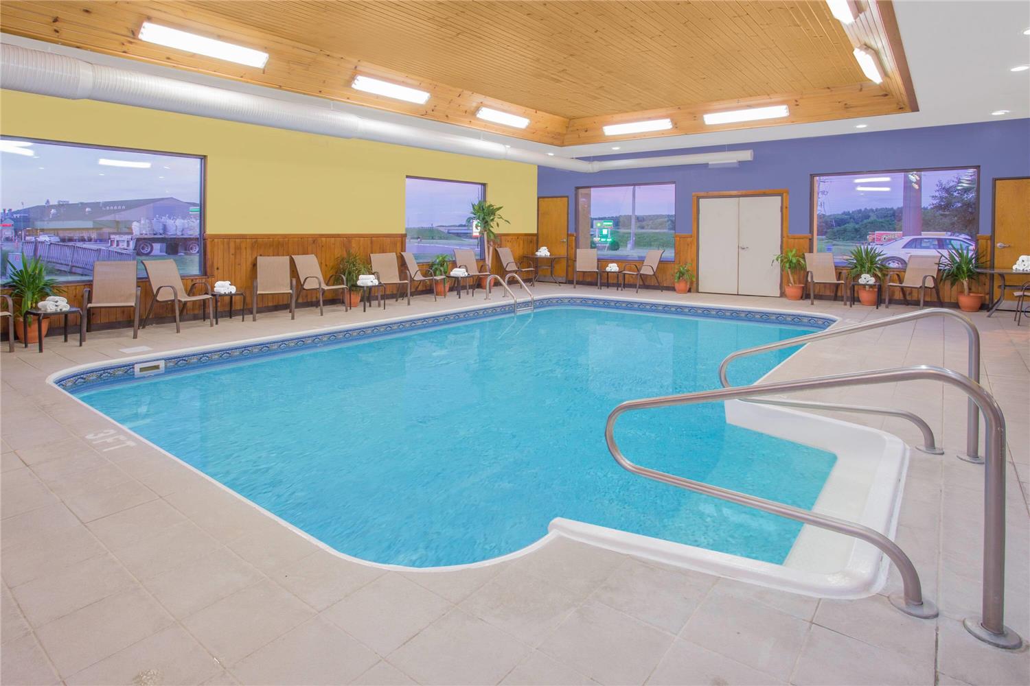 Days Inn by Wyndham Portage/Cascade Mountain Area 3/4
