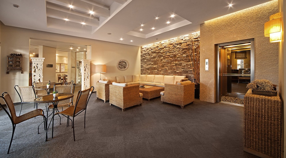 Hawaii Hotel 38/49