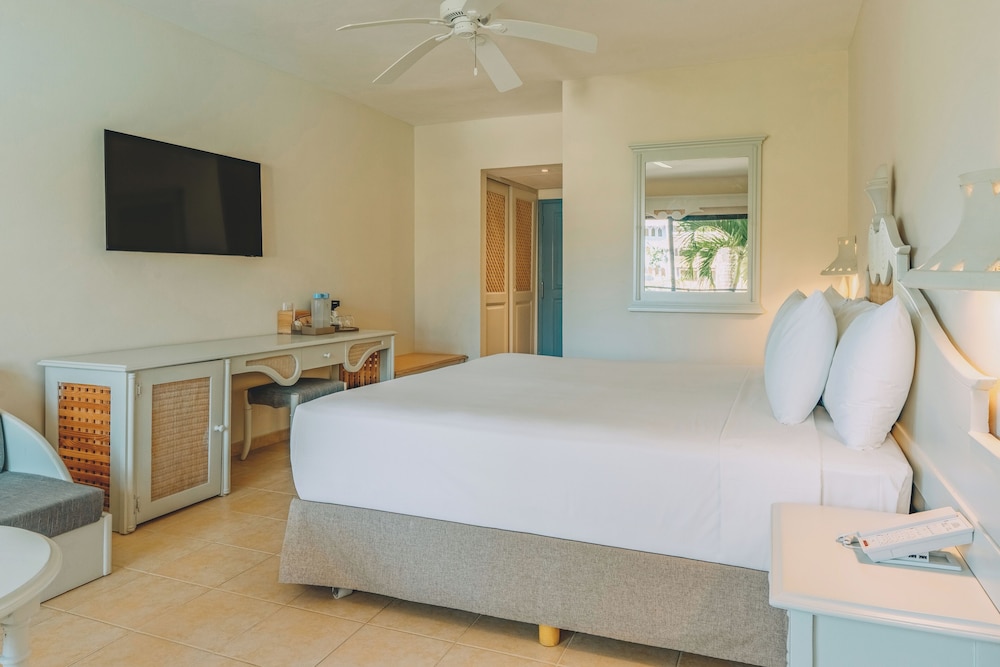 Iberostar Waves Costa Dorada 17/50