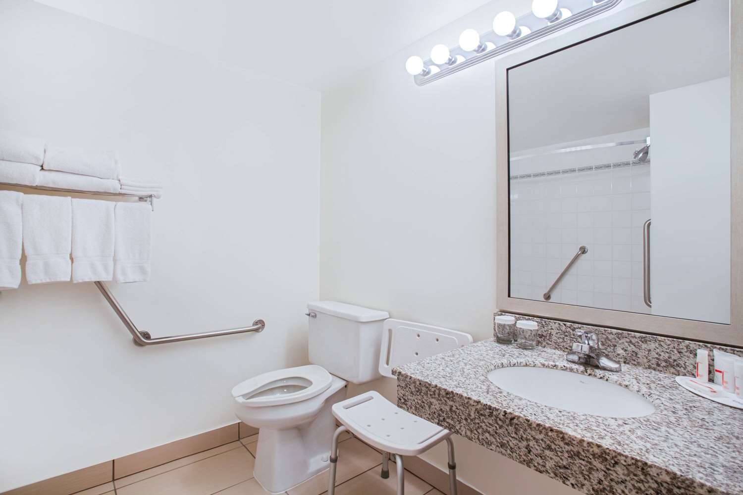 Ramada by Wyndham Red Deer Hotel & Suites 35/36
