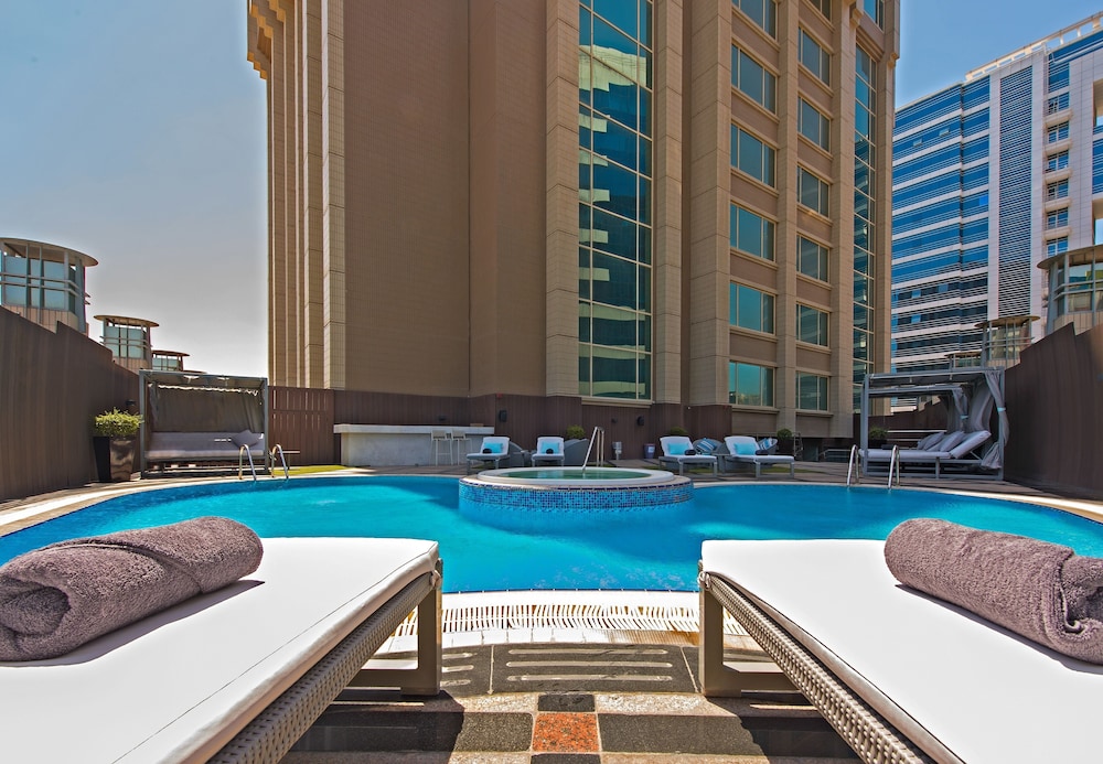 swimming pool spa