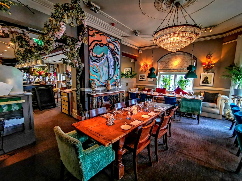 Ox Hotel Bar & Grill 45/67