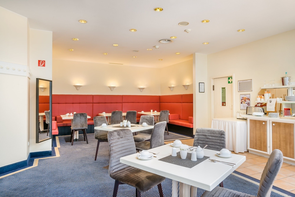 Yggotel Solsort 79/90