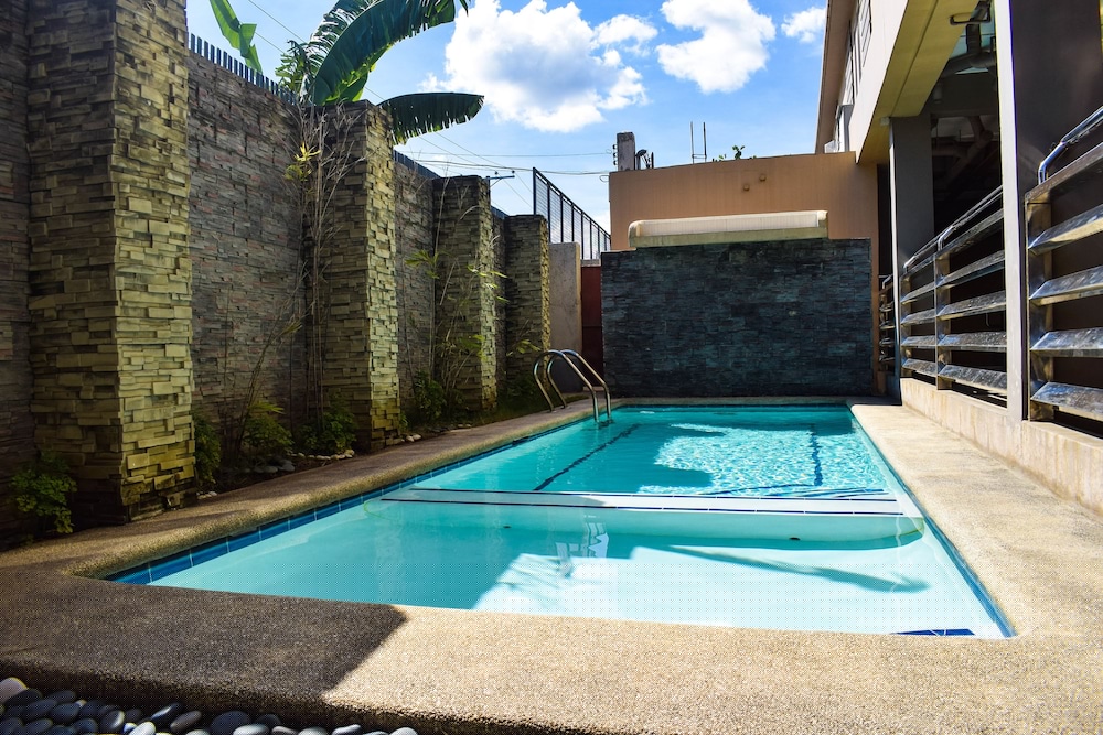 RedDoorz at Grand Apartelle Hernan Cortes Cebu 6/38