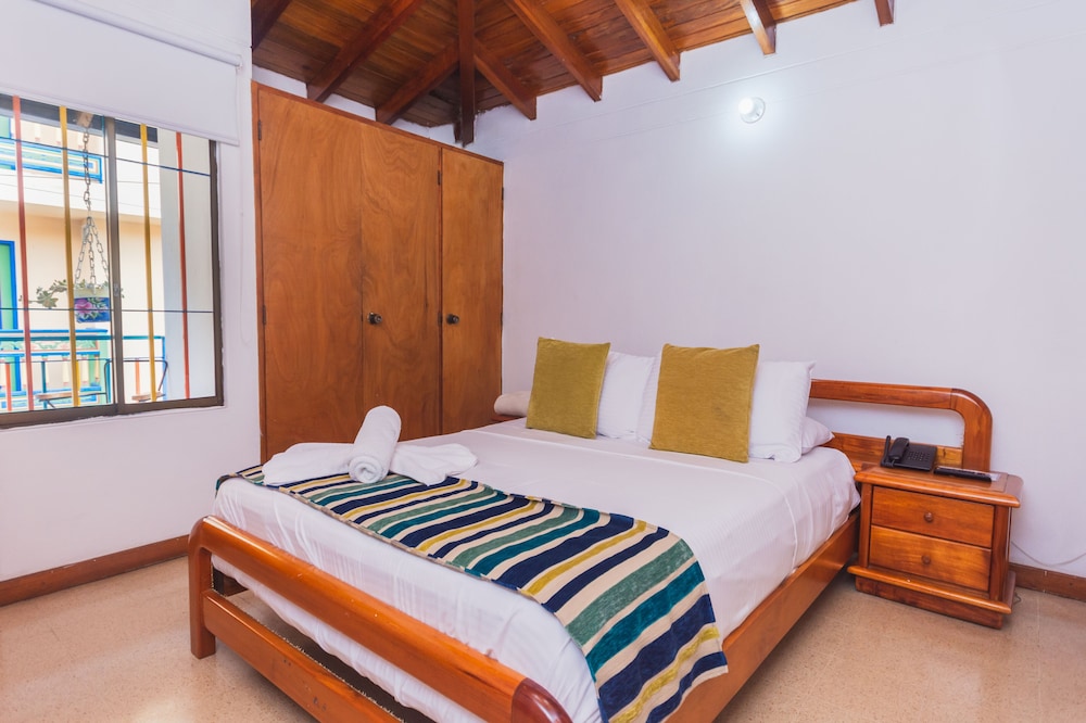 Hotel Guatatur 13/50