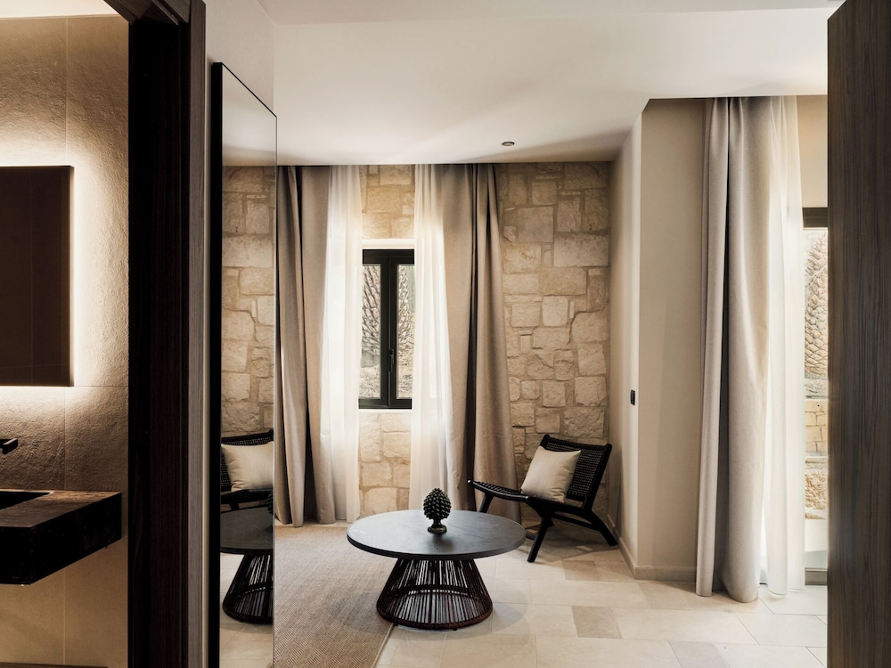 Costa Borgo Ragusa 16/35