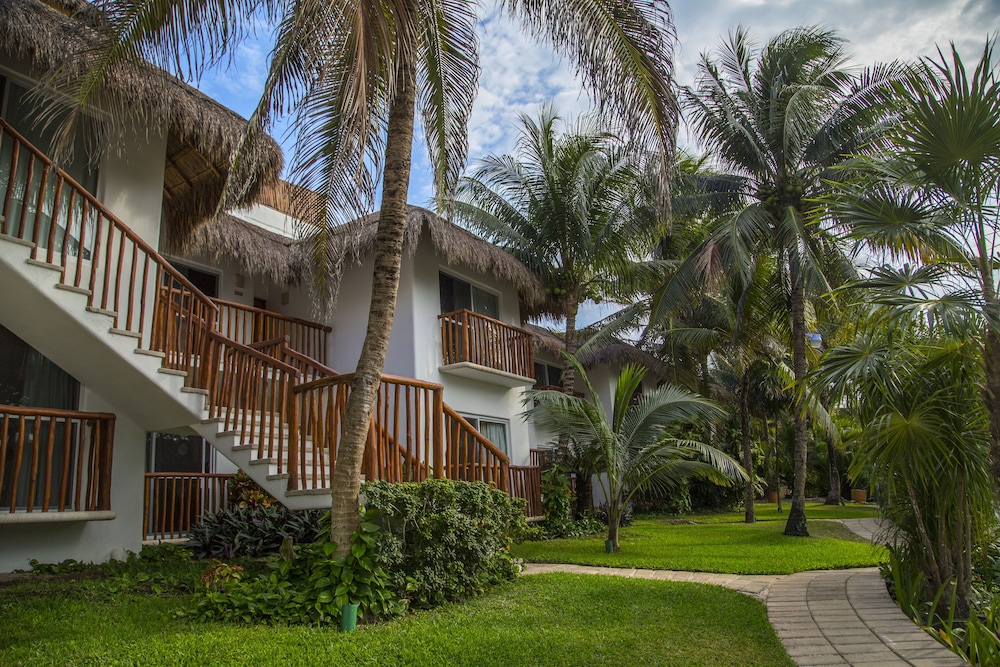 Las Villas Akumal 44/50