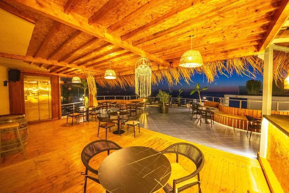 HOTEL SEASIDE SARANDA 42/52