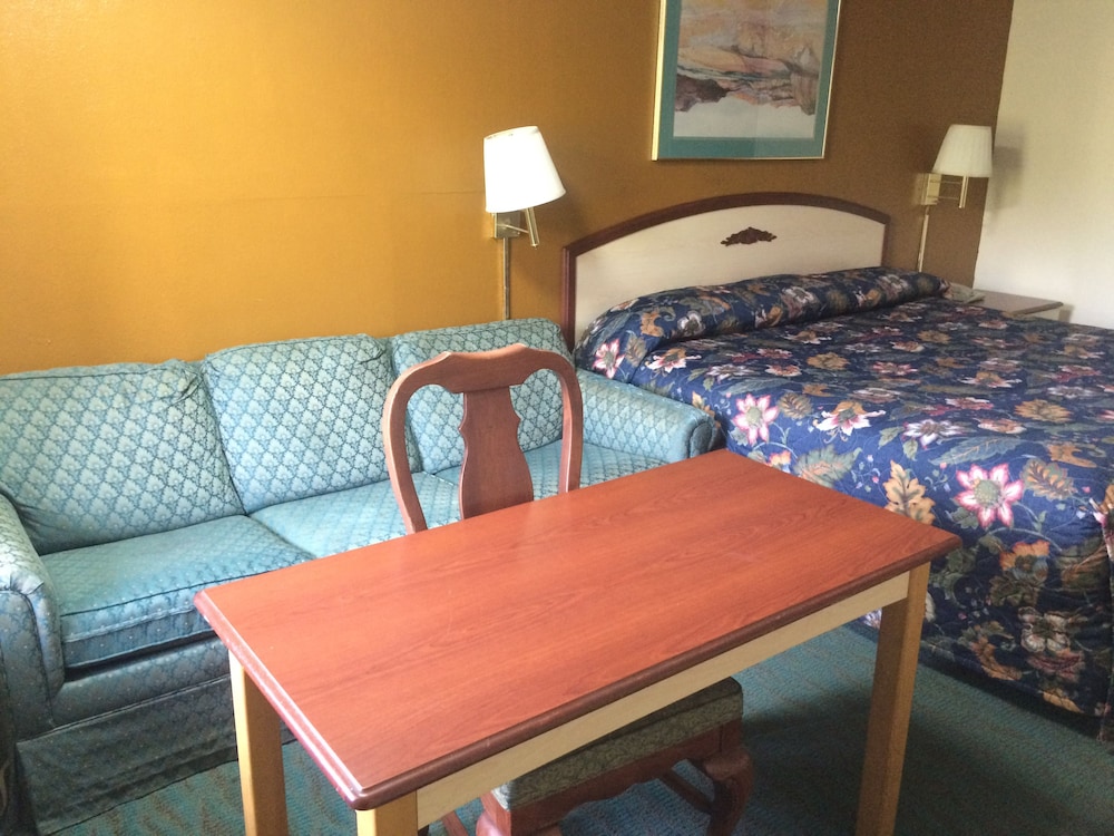 Budget Inn Talladega 26/61