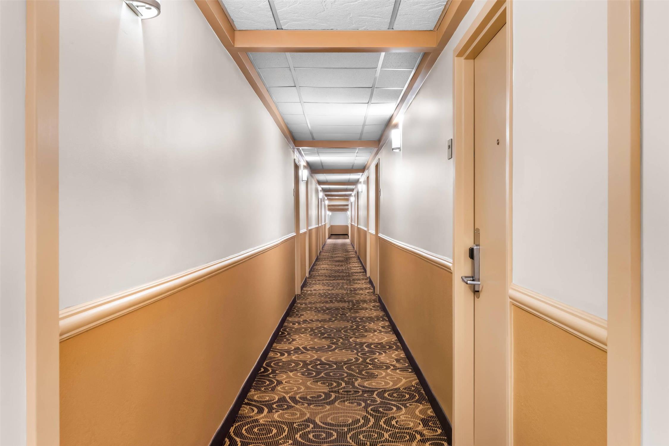 Econo Lodge Woodbridge 19/36
