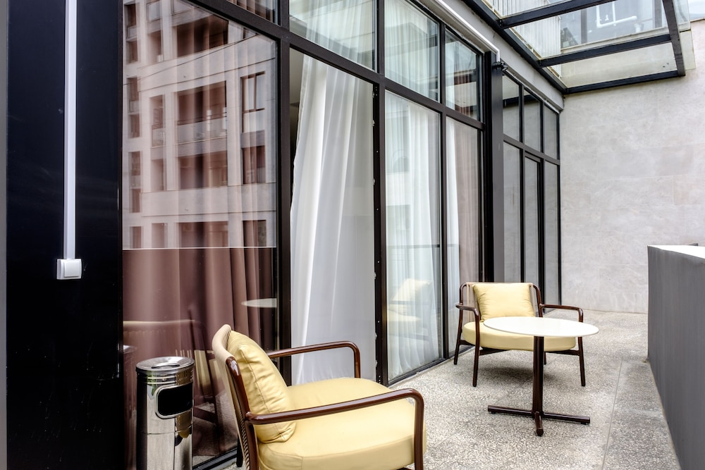 Hotel Atlas Abashidze 24/34