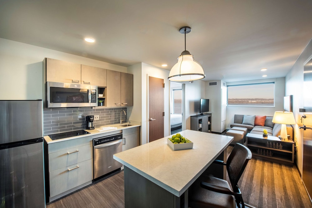 Hyatt House East Moline/Quad Cities 25/47