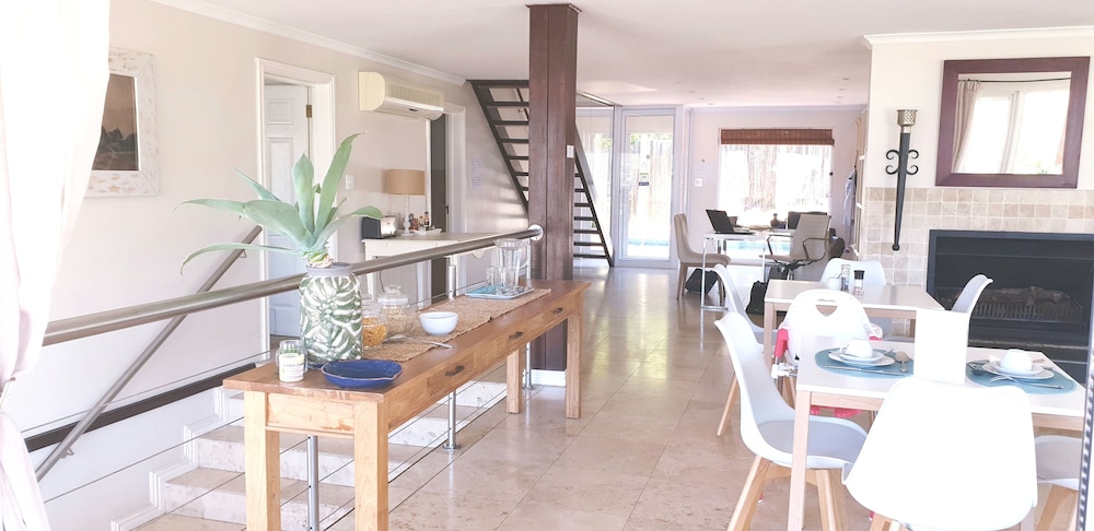 Hout Bay Breeze 29/50