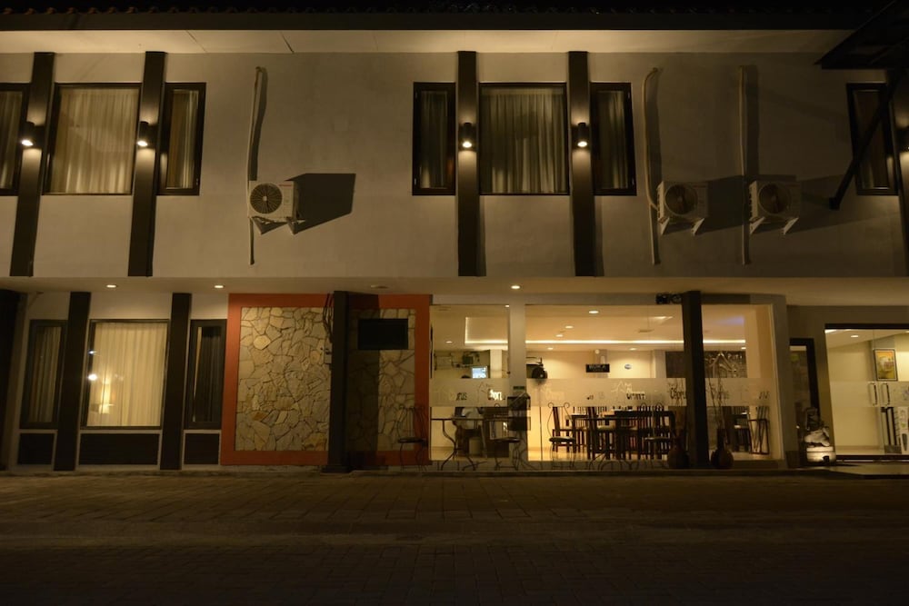 Puri Chorus Hotel 1/57