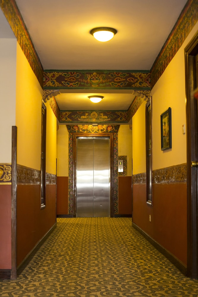 Hotel Tibet 9/43