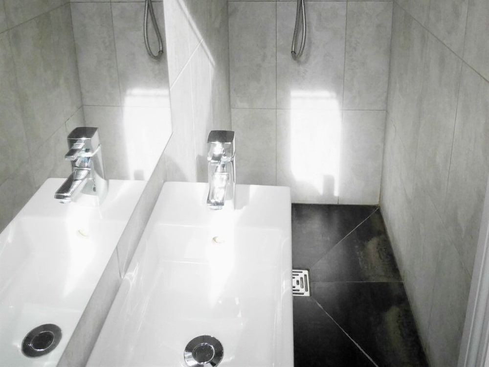 غرفة بسرير مزدوج أو سريرين منفصلين بحمام مشترك، Kew Rooms 8/8
