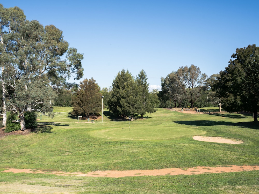 ABODE NARRABUNDAH 66/71