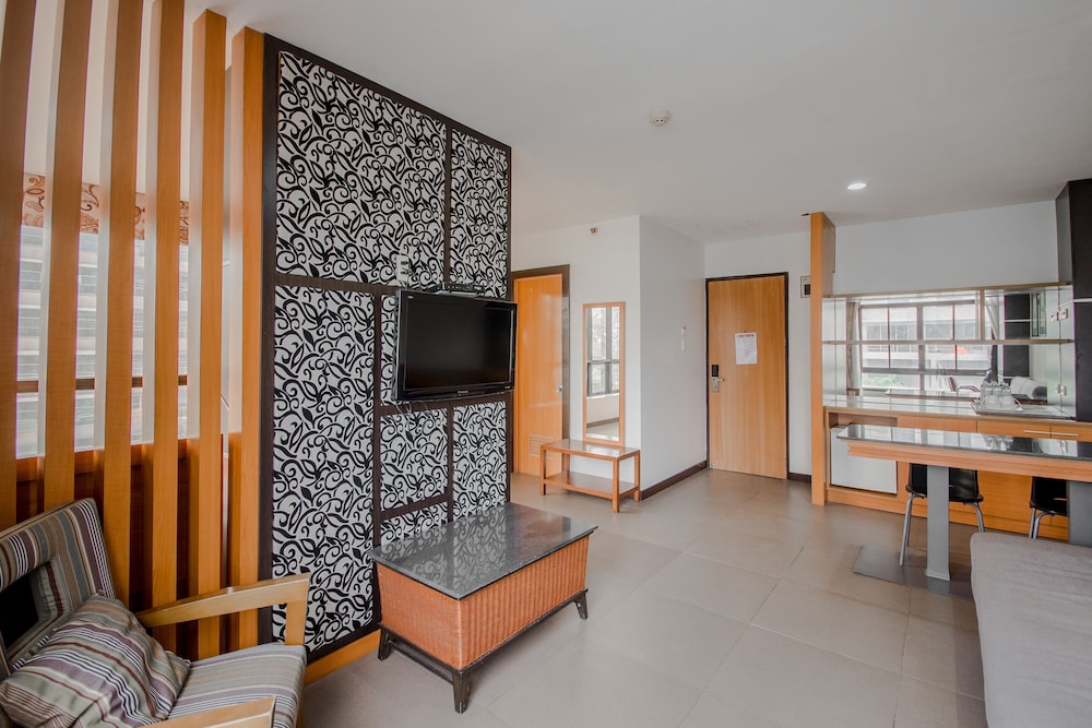 Fuente Oro Business Suites 58/68