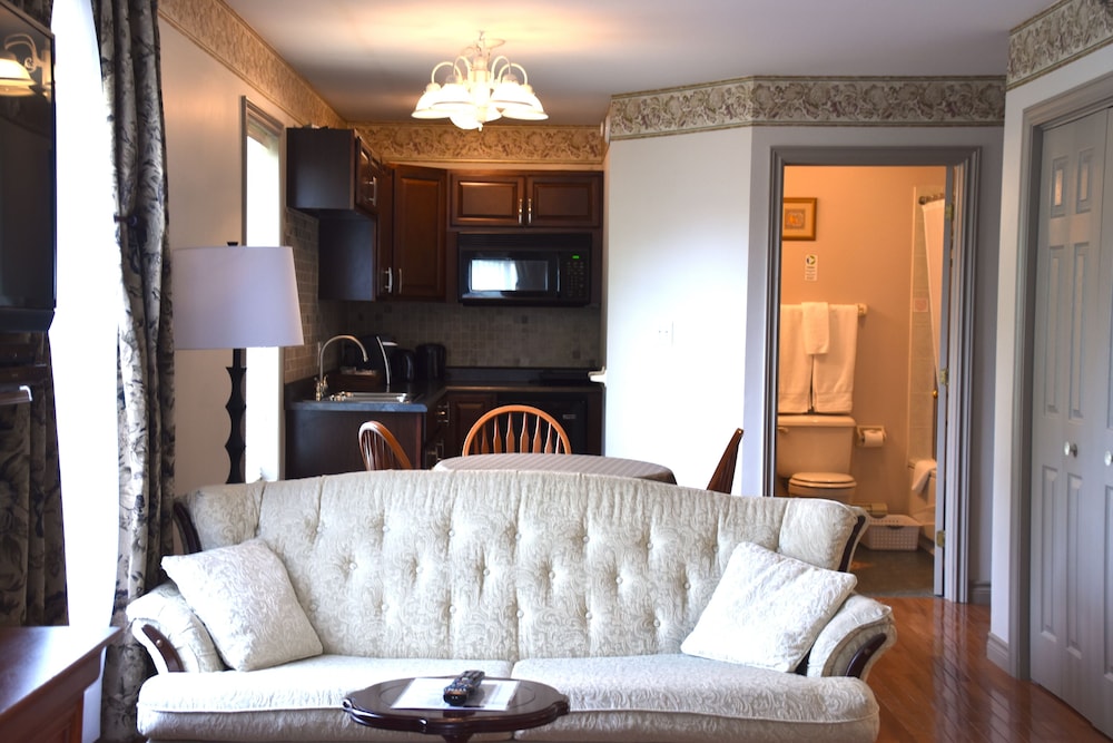 جناح تنفيذي بسرير كينج بشرفة، The Harbour House 6/8