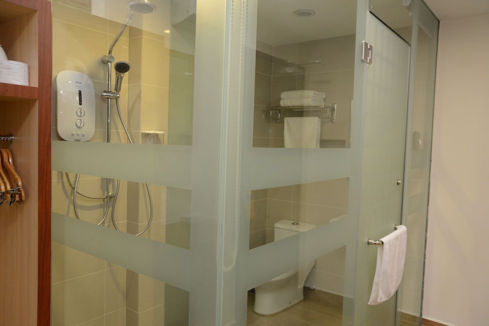 Elegant Hotel 25/45