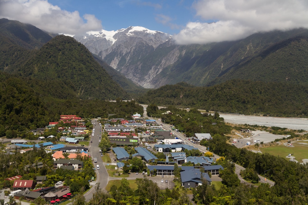 Scenic Hotel Franz Josef 45/48