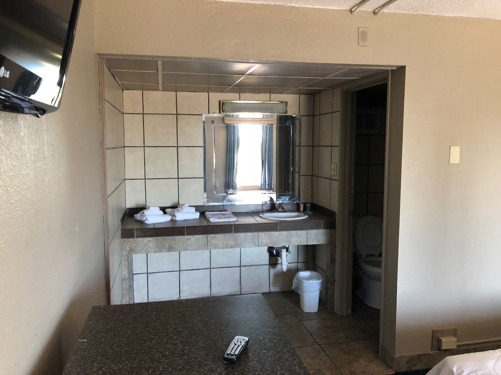 New Bedford Inn Suites 36/69