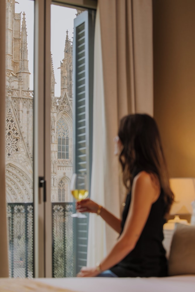 Lamaro Hotel 25/50