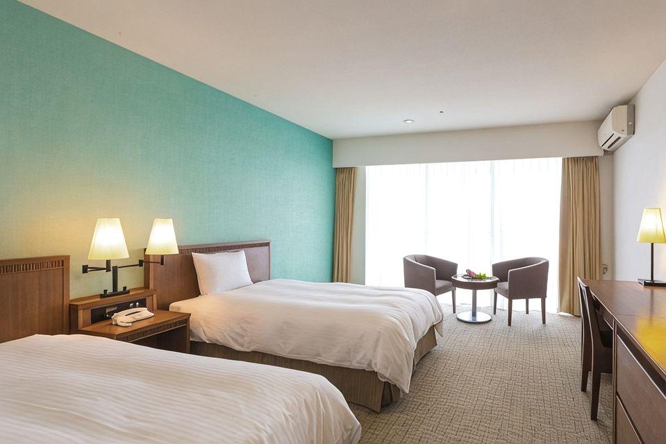 Standard, Twin Beds, City or Courtyard View