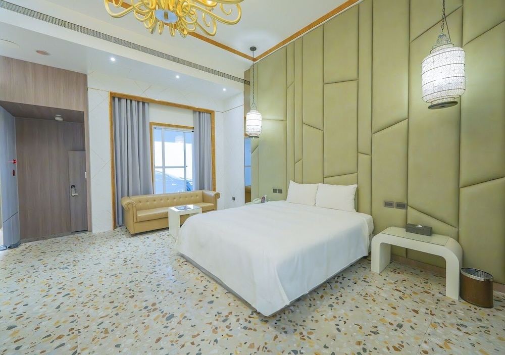 Feng Cai Motel 25/50
