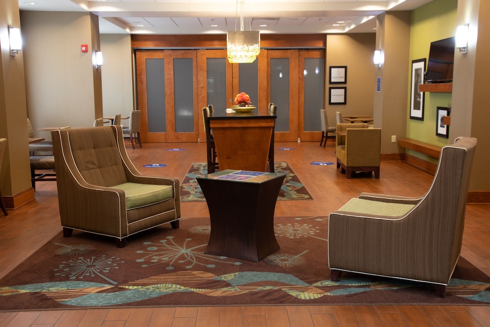Hampton Inn Fayetteville 42/62