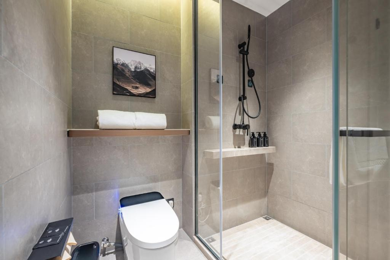 Atour Hotel Shangnhai Xuhui Huajin 20/20