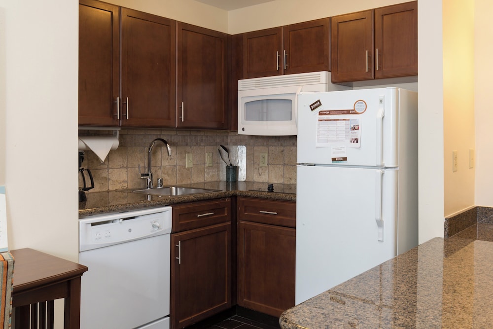 Staybridge Suites Toledo - Maumee 14/72