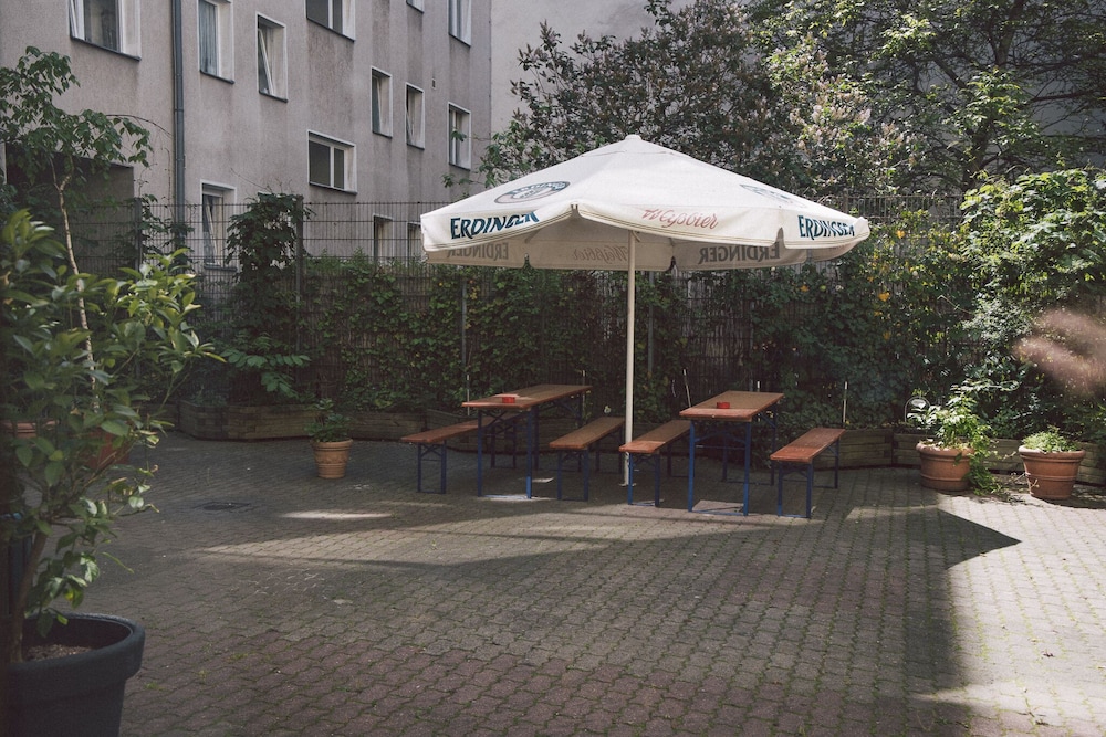 Happy Hotel Berlin 43/50