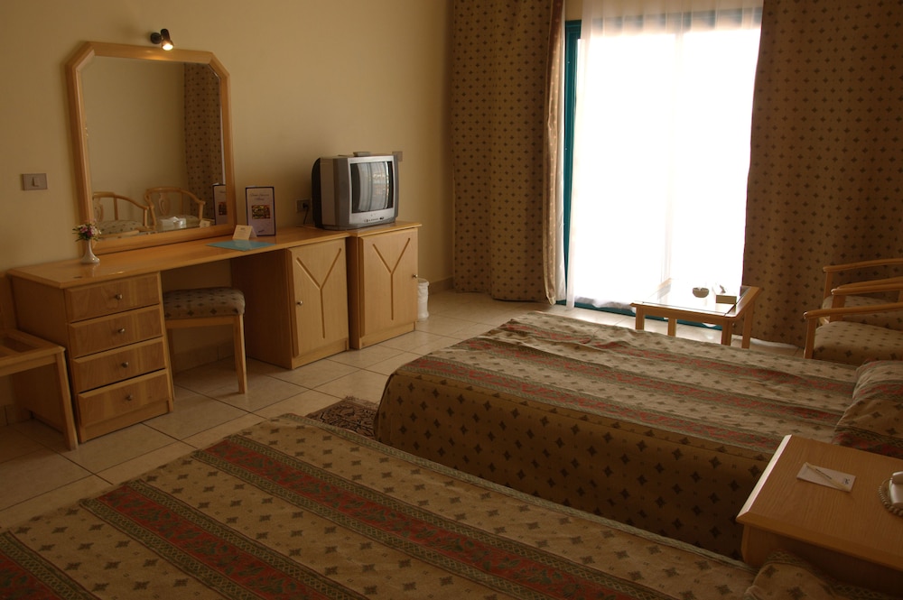Sharm Cliff Resort 30/30